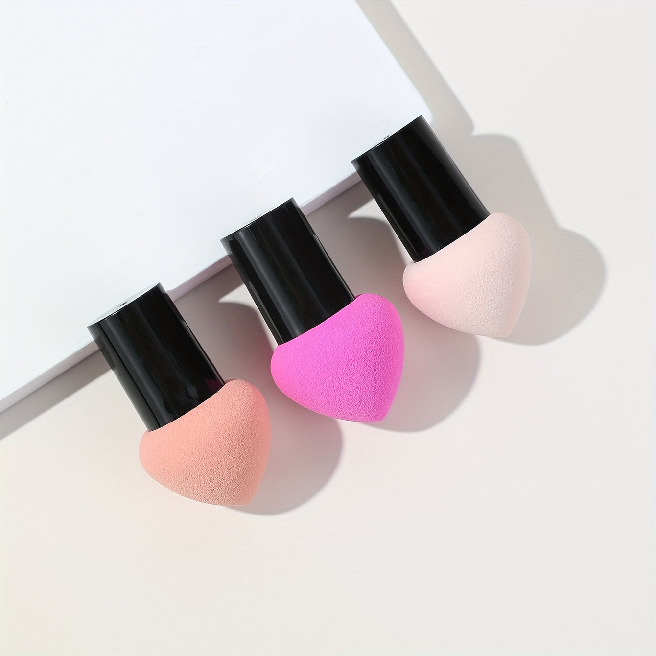 Mushroom Makeup Sponge Cosmetic Blender Puff Latex Free Face Sponge Beauty Puff Makeup Brush Sponge With Handle Case For Concealer BB Cream Foundation Makeup Tools