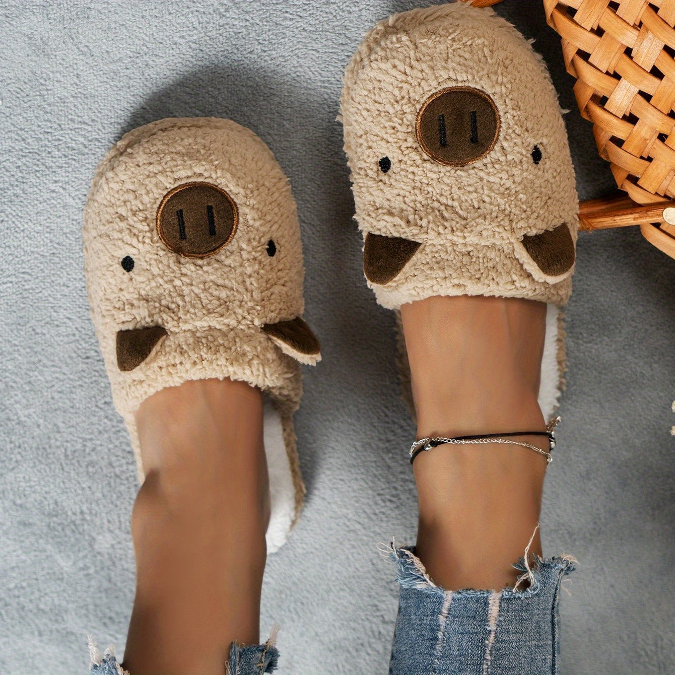 Slippers for Winter Indoor Home Warmth 2025 New Faux Furry Slippers Household Winter Models