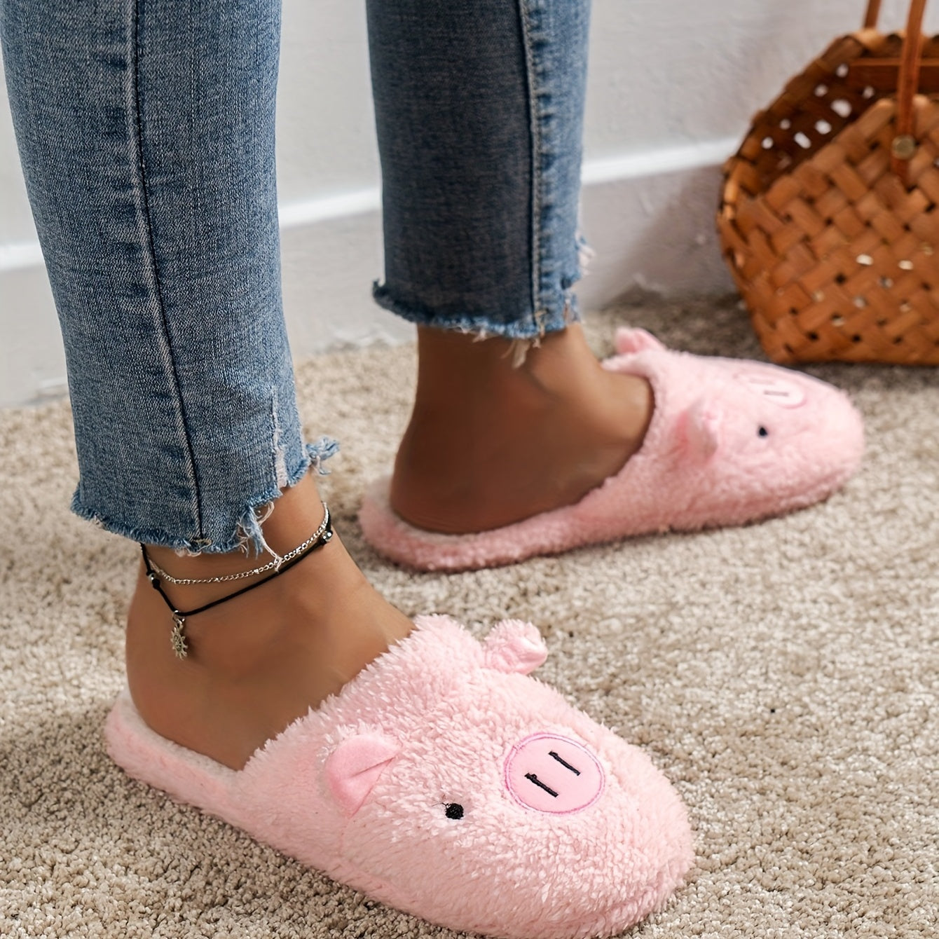 Slippers for Winter Indoor Home Warmth 2025 New Faux Furry Slippers Household Winter Models