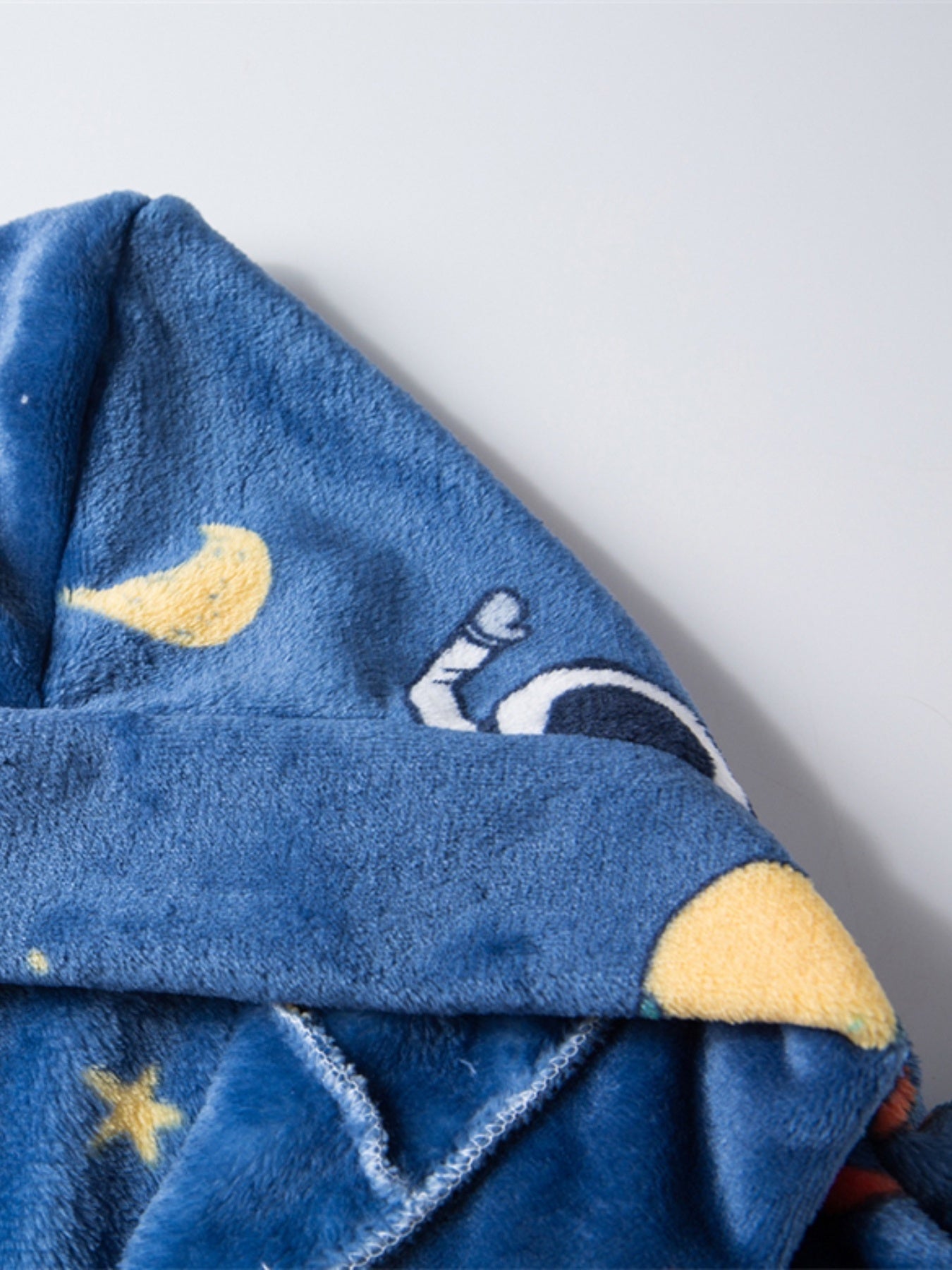 Boys Astronaut Planet Print Flannel Bathrobe, Soft Hoodie Sleepwear for Kids