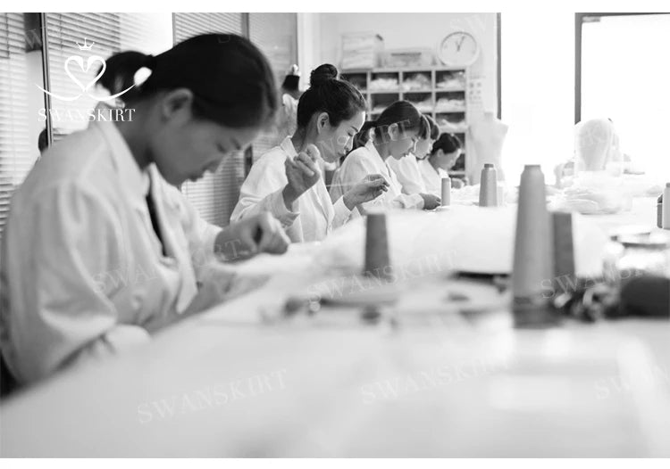 Shiny Sleeveless Wedding Dress 2025 Appliques Backless A-Line Princess Bride Gown SwanSarah P272 customized Vestido De Novia