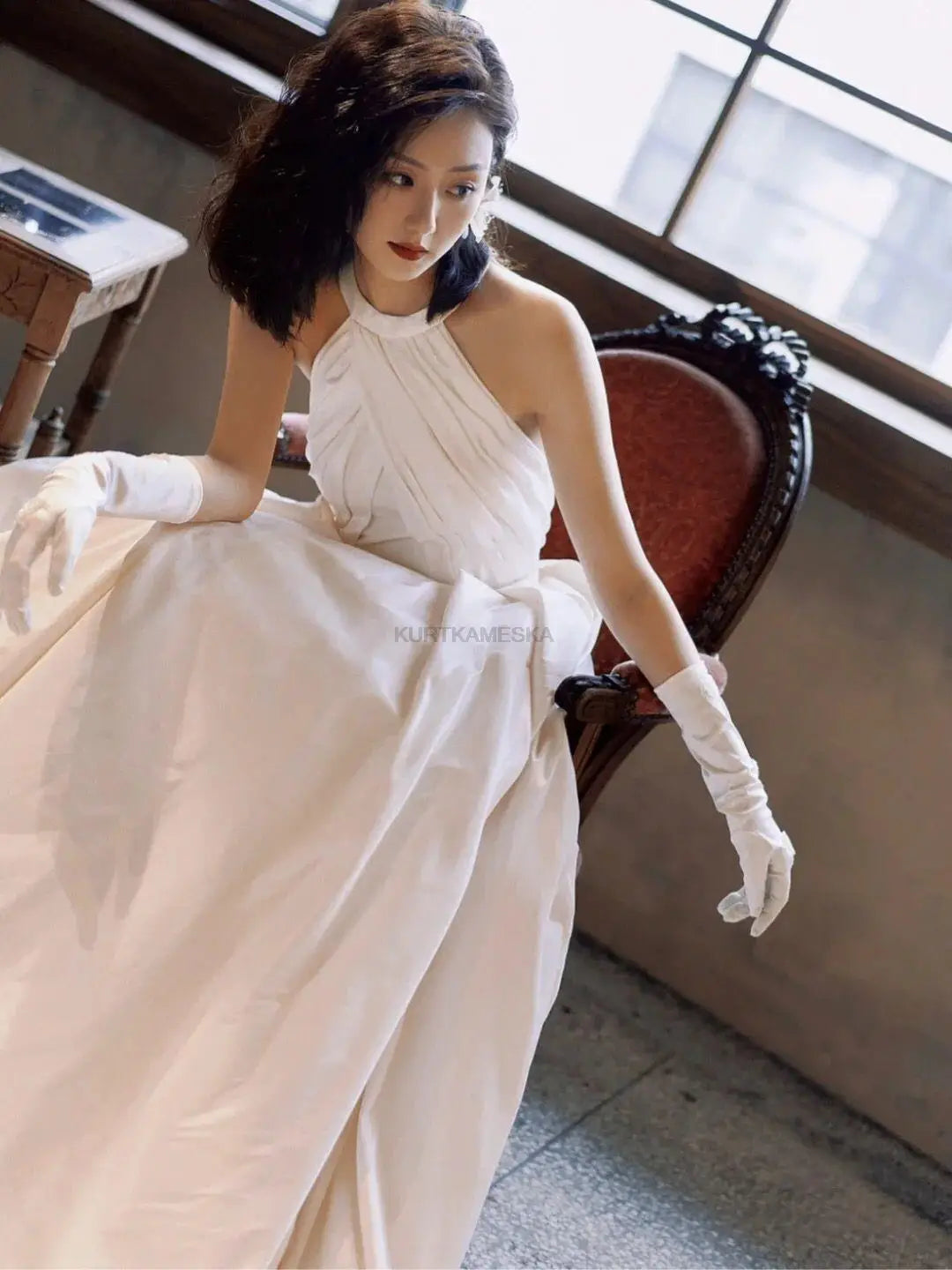 Luxury French White Satin Trailing Bride Wedding Dress Sexy Halter Backless Ball Gown Wedding Evening Prom Dresses for Women