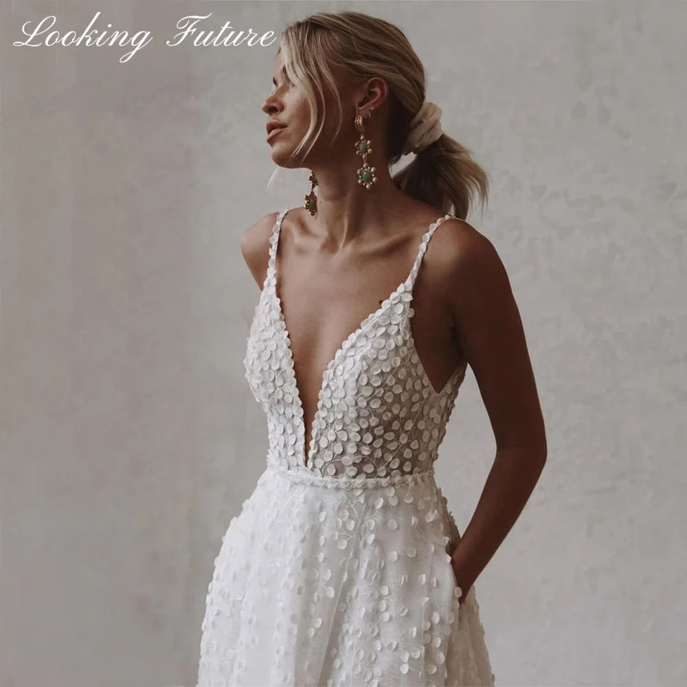 Customized Elegant Tulle Wedding Dresse With Pocket Deep V-Neck Spaghetti Strap Bridal Gowns Beach Open Back Vestido Sweep Train