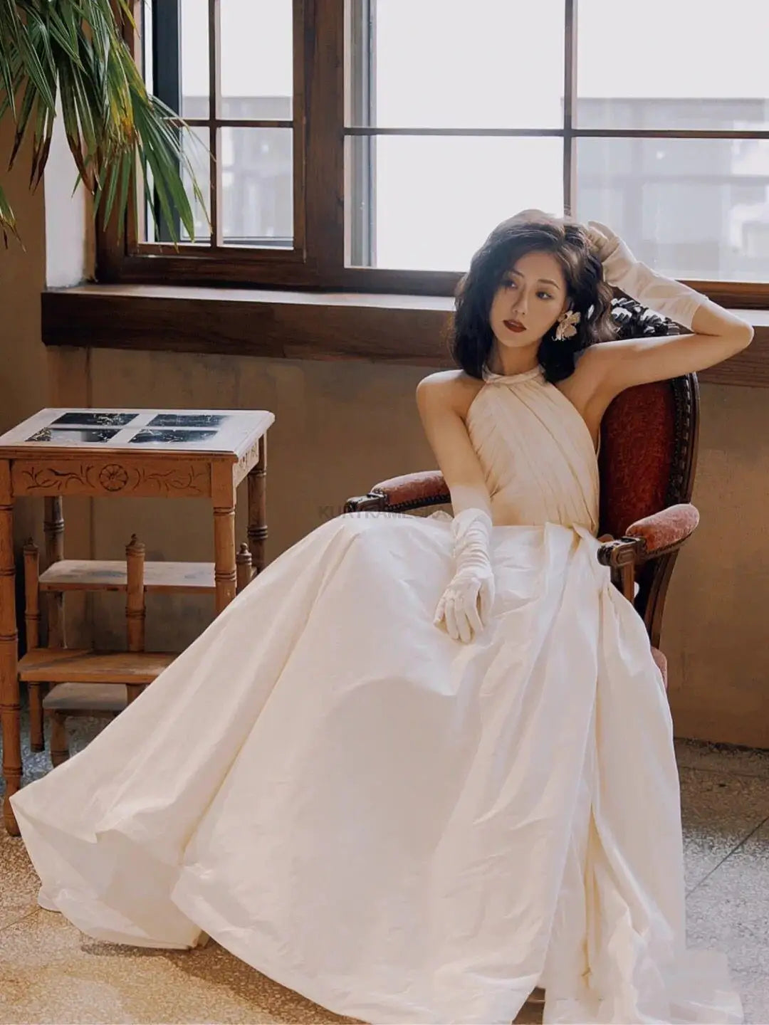 Luxury French White Satin Trailing Bride Wedding Dress Sexy Halter Backless Ball Gown Wedding Evening Prom Dresses for Women