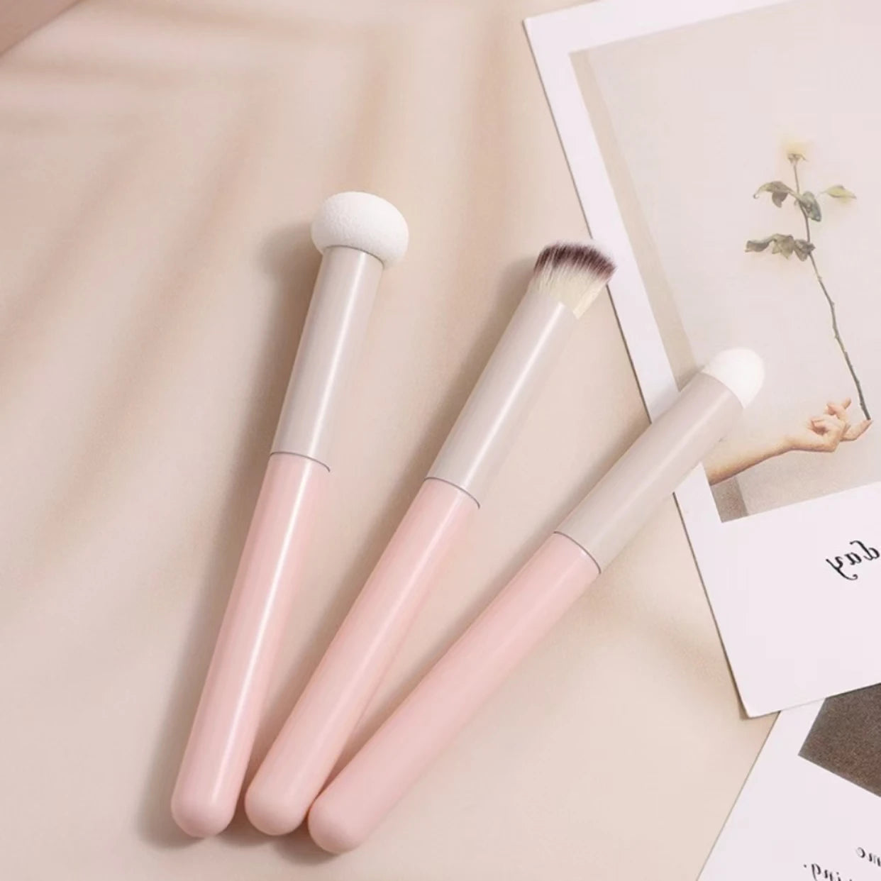 3 High-Quality Makeup Brushes, Mushroom Head Sponge, Concealer Brush, Foundation Brush, Lipstick, Lip Makeup Brush, Makeup Tools