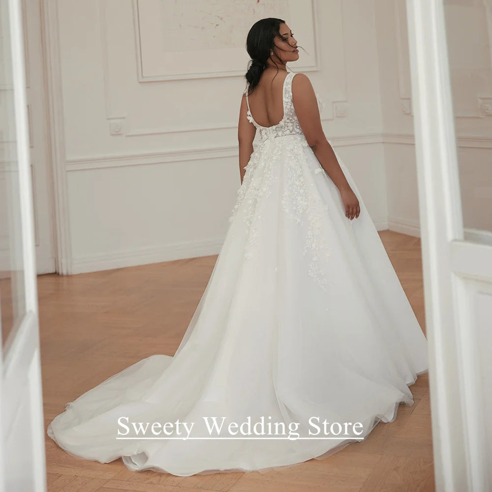 Wedding Dress Plus Size for Woman Bride Customized Sleeveless Square Neck Beading Lace Tulle Backless Sweep Train Bridal Gown