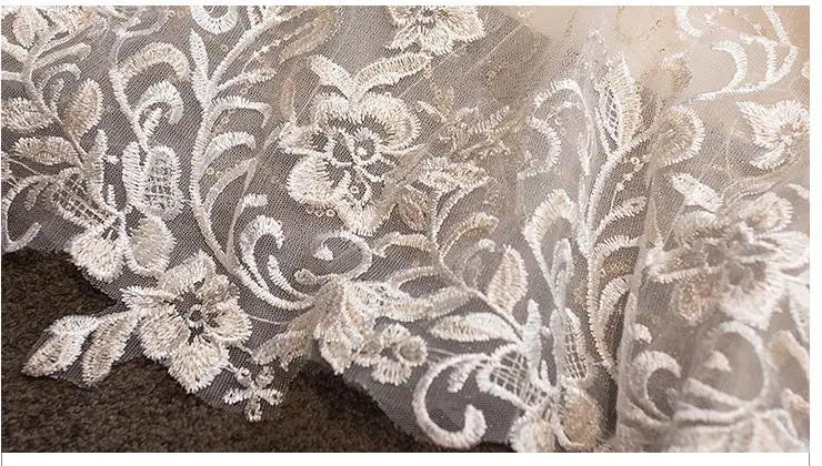 Strapless Wedding Gown With Train Shiny Wedding Party Ball Gown Luxury Lace Robe De Mariee Customized Plus Size