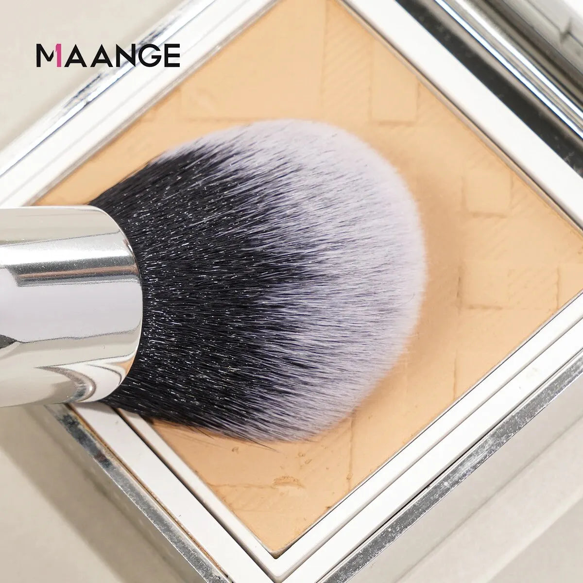 MAANGE 4Pcs Makeup Brushes with Case Foundation Concealer Powder Makeup Brush Soft Dense Bristles Big Cosmetic Brushes Beauty