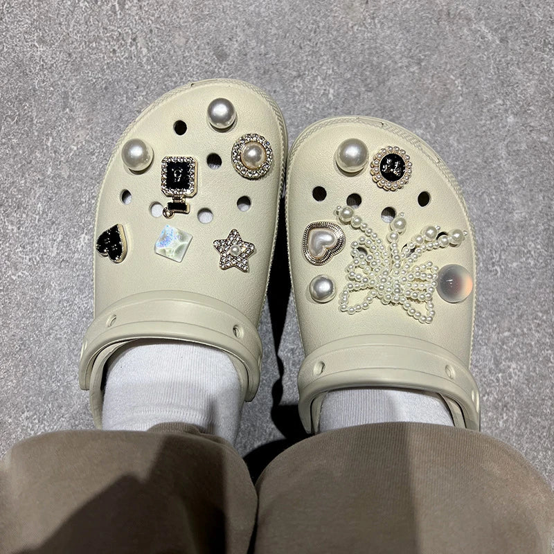 Pearl bow shoe buckle, high-end Baroque shoe flower decoration buckle, sandal accessories suitable for Crocs shoe upper DIY