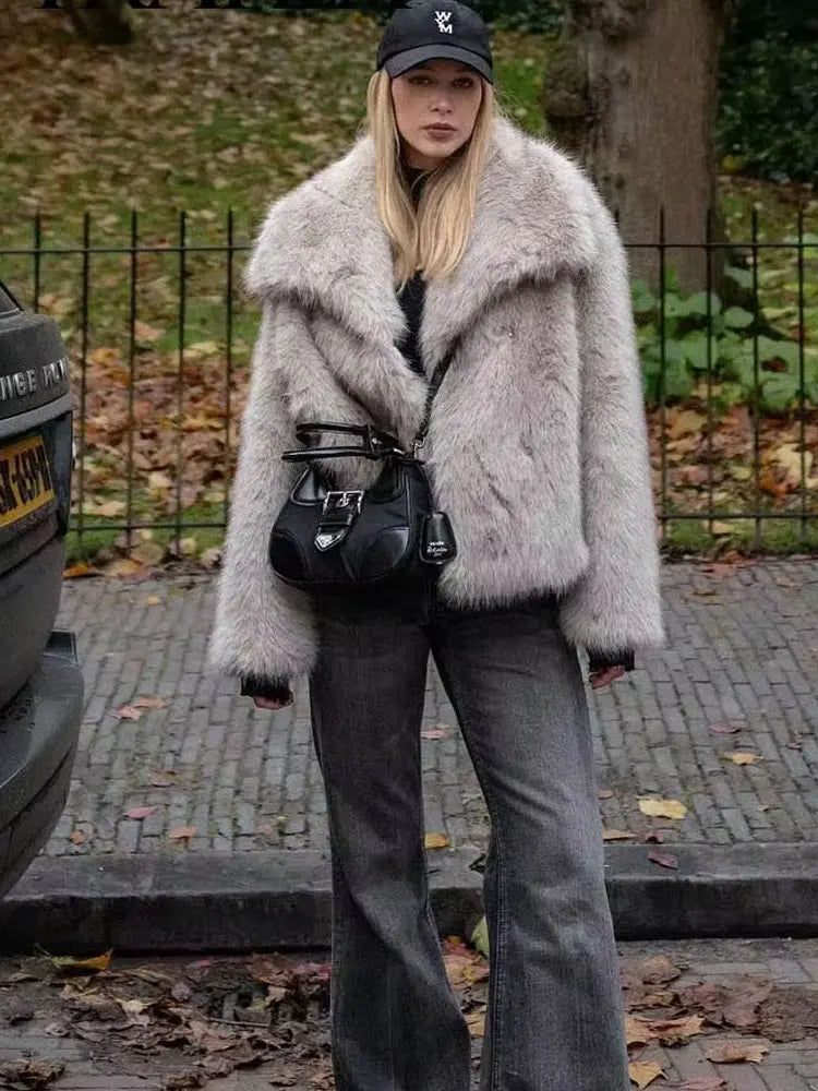 HH Winter Female Street Fashion Warm Coats Long Sleeves Hidden Buttons Lapel Plush Casual Artificial Fur Effect Retro Coat