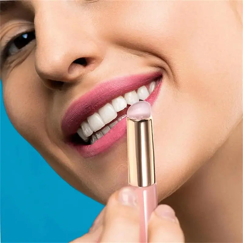 Silicone Lip Brush With Lid, Reusable Angled Concealer Brush Silicone Makeup Applicator Tool Portable Lip Brush for Lip Balm