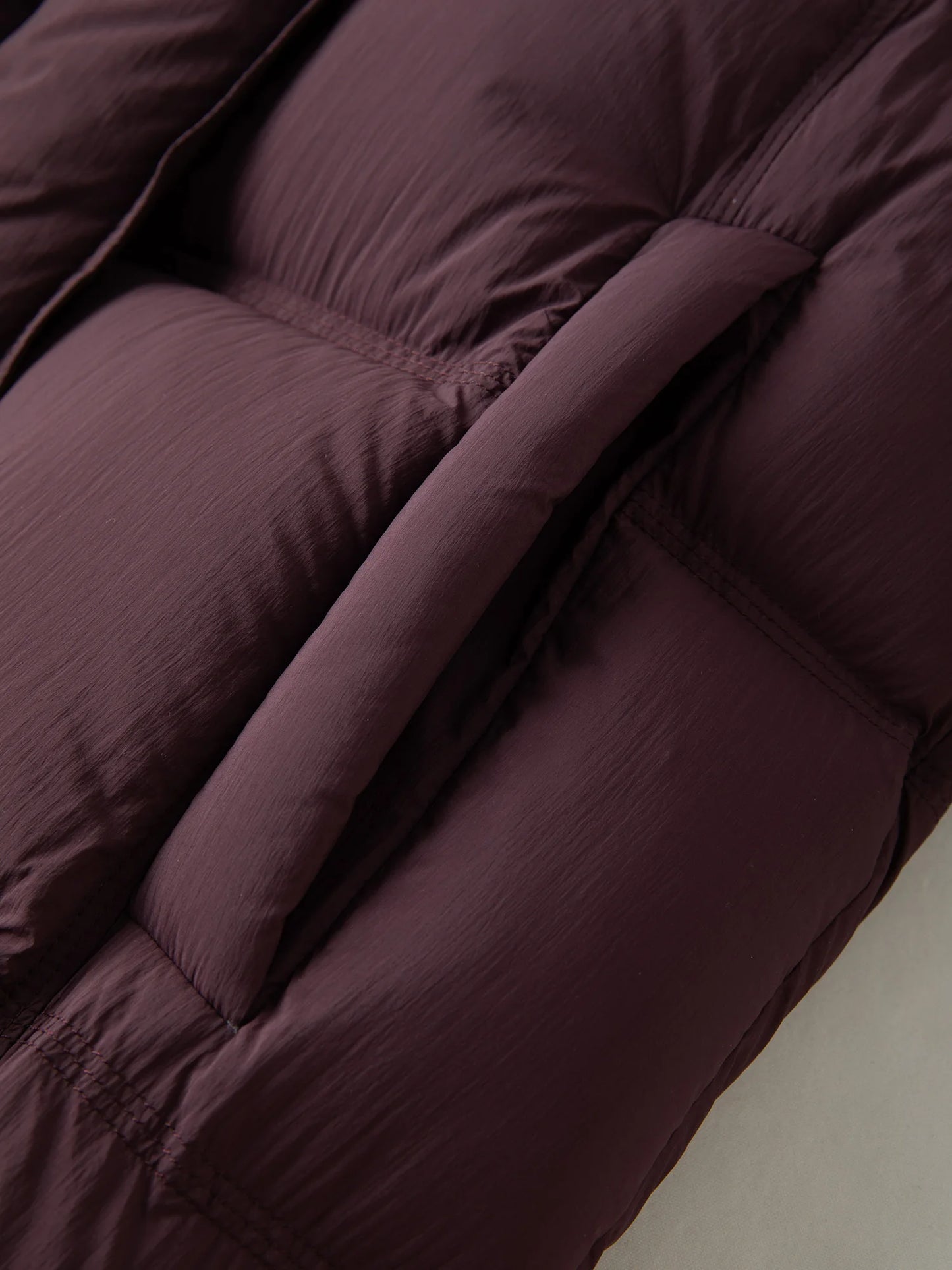 FSLE 2025 Winter New Women's Long Puffer Down Coat with Hood Two-Tone Color Block Thermal Insulated Jacket Heavy Warm Outerwear