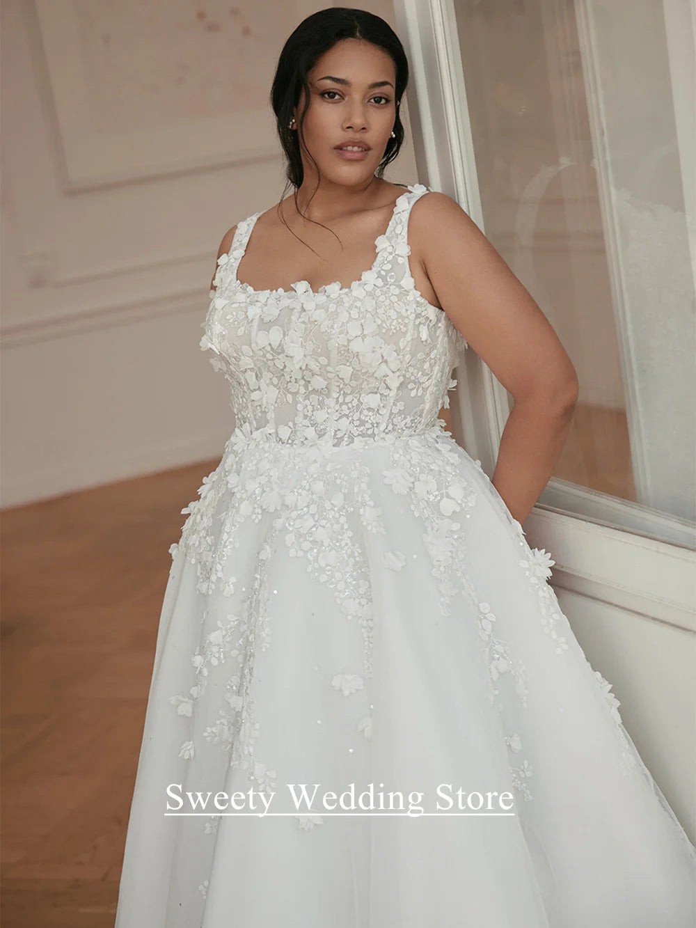 Wedding Dress Plus Size for Woman Bride Customized Sleeveless Square Neck Beading Lace Tulle Backless Sweep Train Bridal Gown