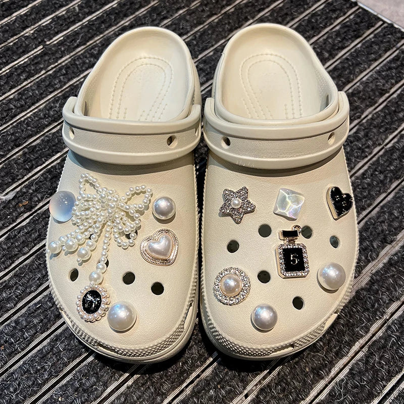 Pearl bow shoe buckle, high-end Baroque shoe flower decoration buckle, sandal accessories suitable for Crocs shoe upper DIY