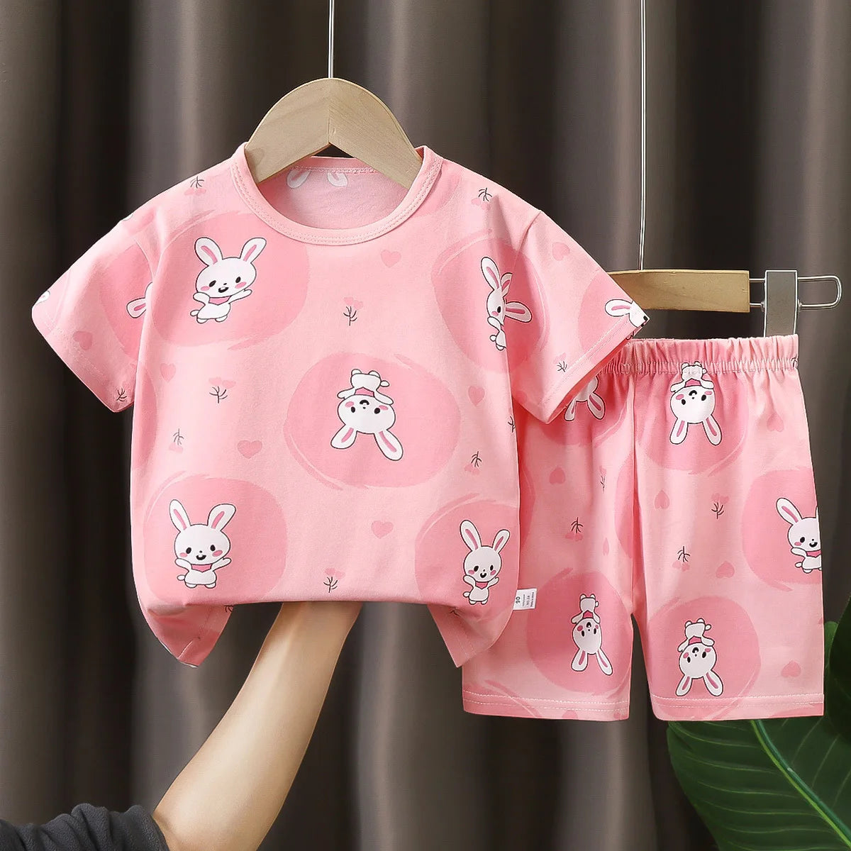 Summer Baby Girl's Short Sleeved Suit Cartoon Rabbit Cotton Children Girls Sleepwear T-shirt+shorts 2Pcs Kids Sets Pyjamas  ﻿