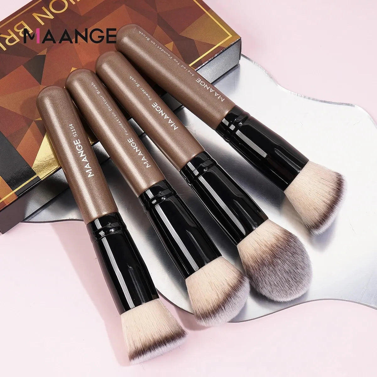 MAANGE 4Pcs Makeup Brushes with Case Foundation Concealer Powder Makeup Brush Soft Dense Bristles Big Cosmetic Brushes Beauty