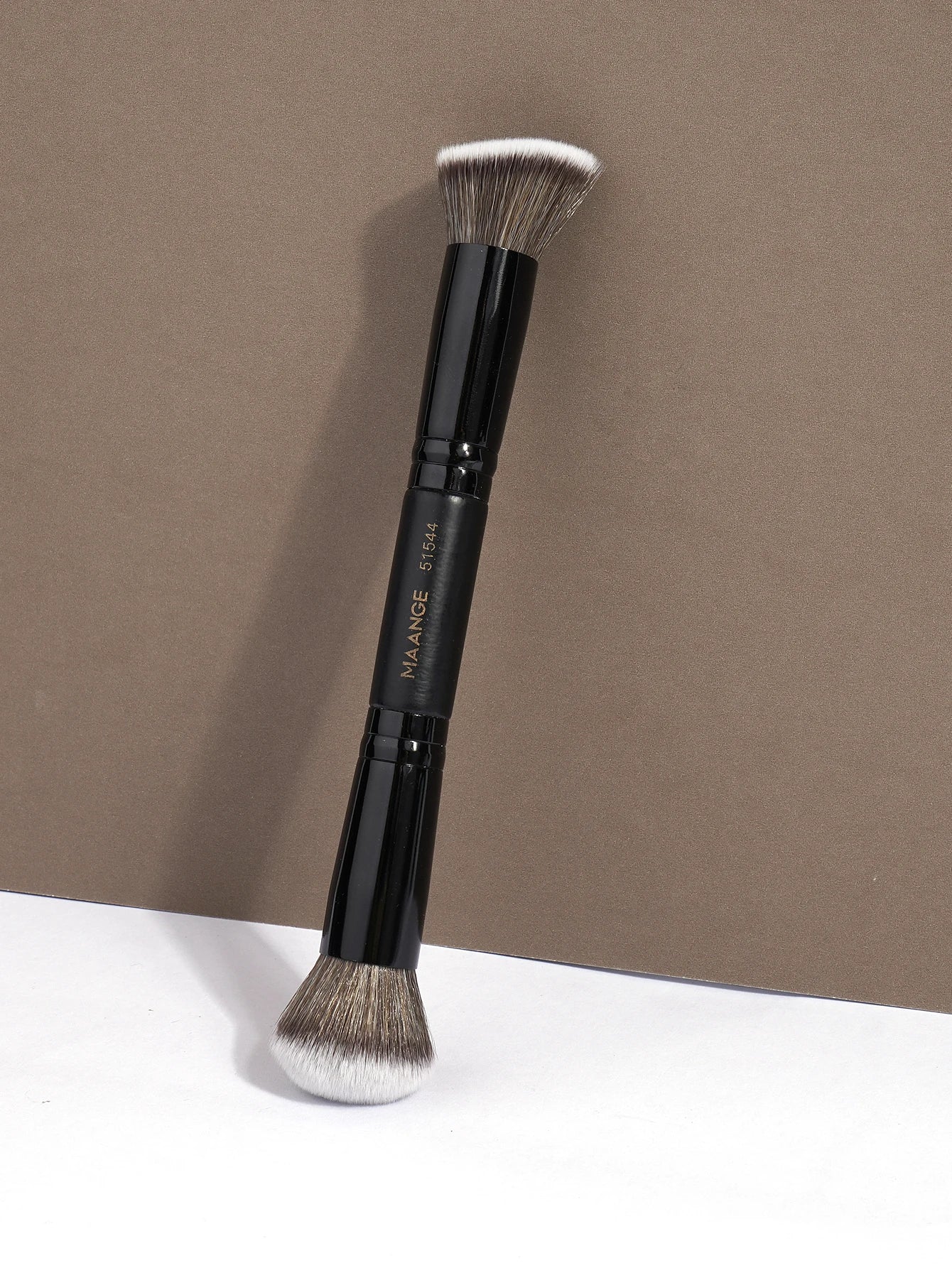 MAANGE Double Head Makeup Brushes 2 In 1 Flat/Angled Foundation Concealer Contour Brush for Blending Loose Powder Liquid Cream